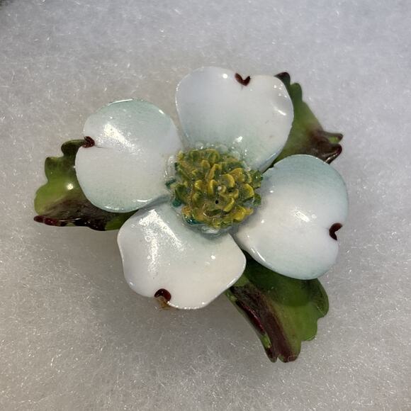 Staffordshire Dogwood Flower Brooch Circa 60s Cara China English Handcrafted VTG - Picture 1 of 8